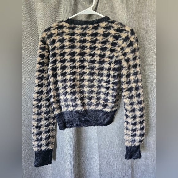 Elie Tahari Eyelash Faux Fur Houndstooth Crop Cardigan Sweater Beige Black Sz XS - Picture 3 of 5